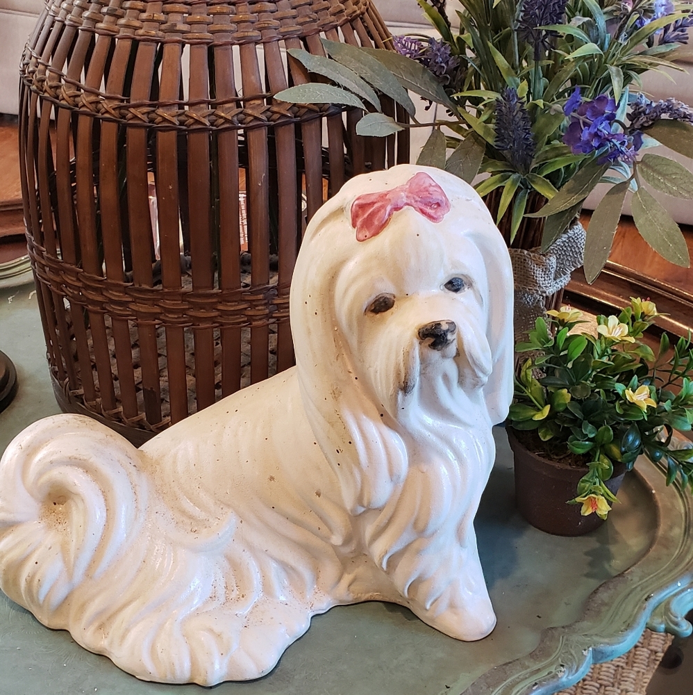 FOREVER HOME needed. VINTAGE. Large ceramic dog.